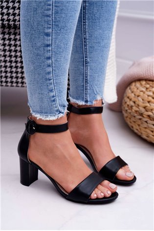 Moteriškos „stiletto“ basutės, juodos „Lexi“.