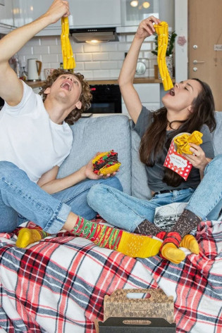 Vaivorykštės kojinės išsinešimui mėsainių bulvytės 4 poros 2