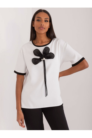 Palaidinė, ekru 2