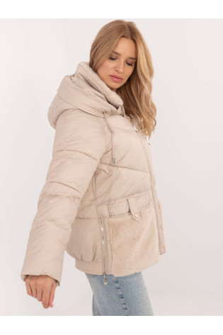 Striukė, smėlio spalvos