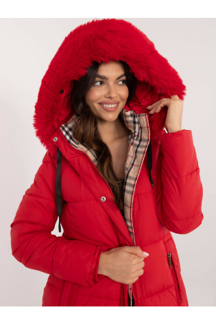 Striukė, raudona