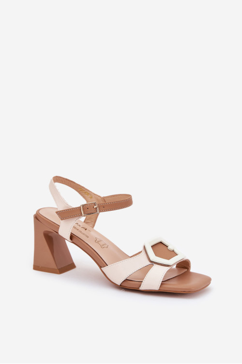 Elegantiški moteriški odiniai sandalai ant kulno D&A MR38-570 smėlio spalvos