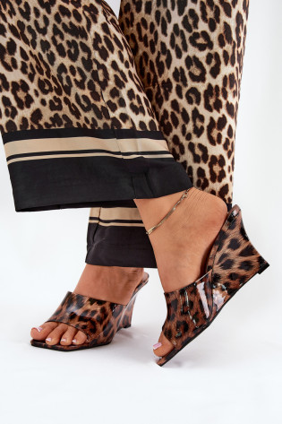 Lakinės odos moteriški pleištiniai sandalai Leopard Brown Nelithin