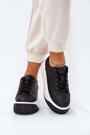 Sneakers On A Massive Platform Smooth Black Tirvanis