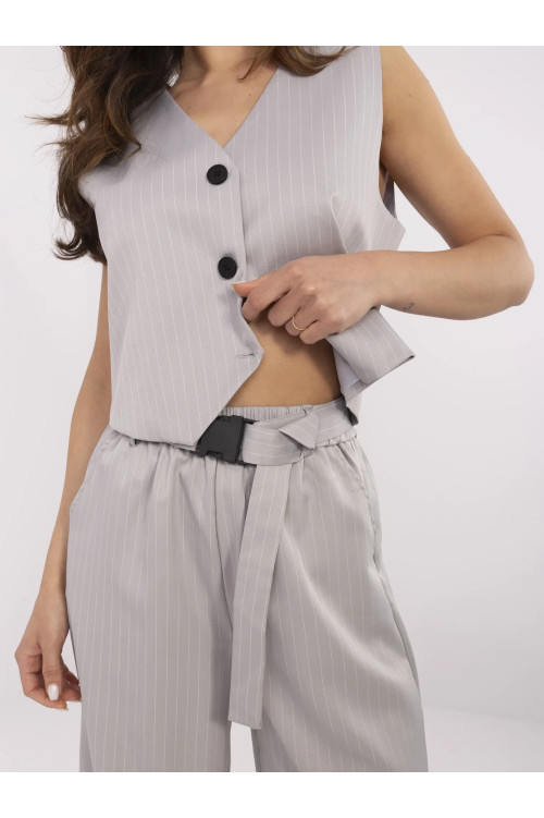 Komplektacija, pilka