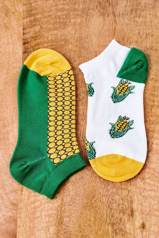 Neatitinkančios kojinės su kukurūzų baltai žaliai